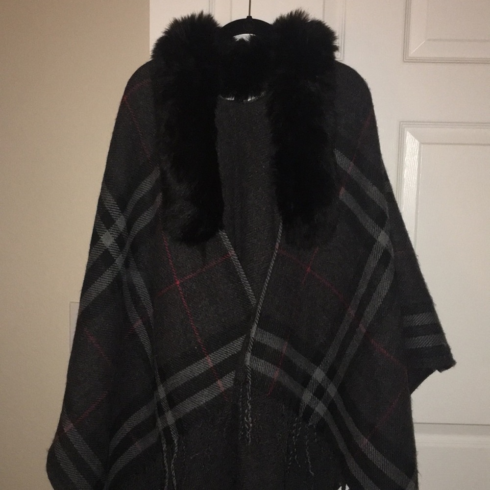 Plaid cape with faux fur removable collar